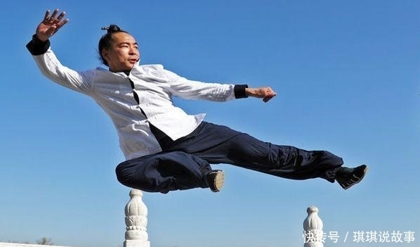 游戏的画面简约但精致